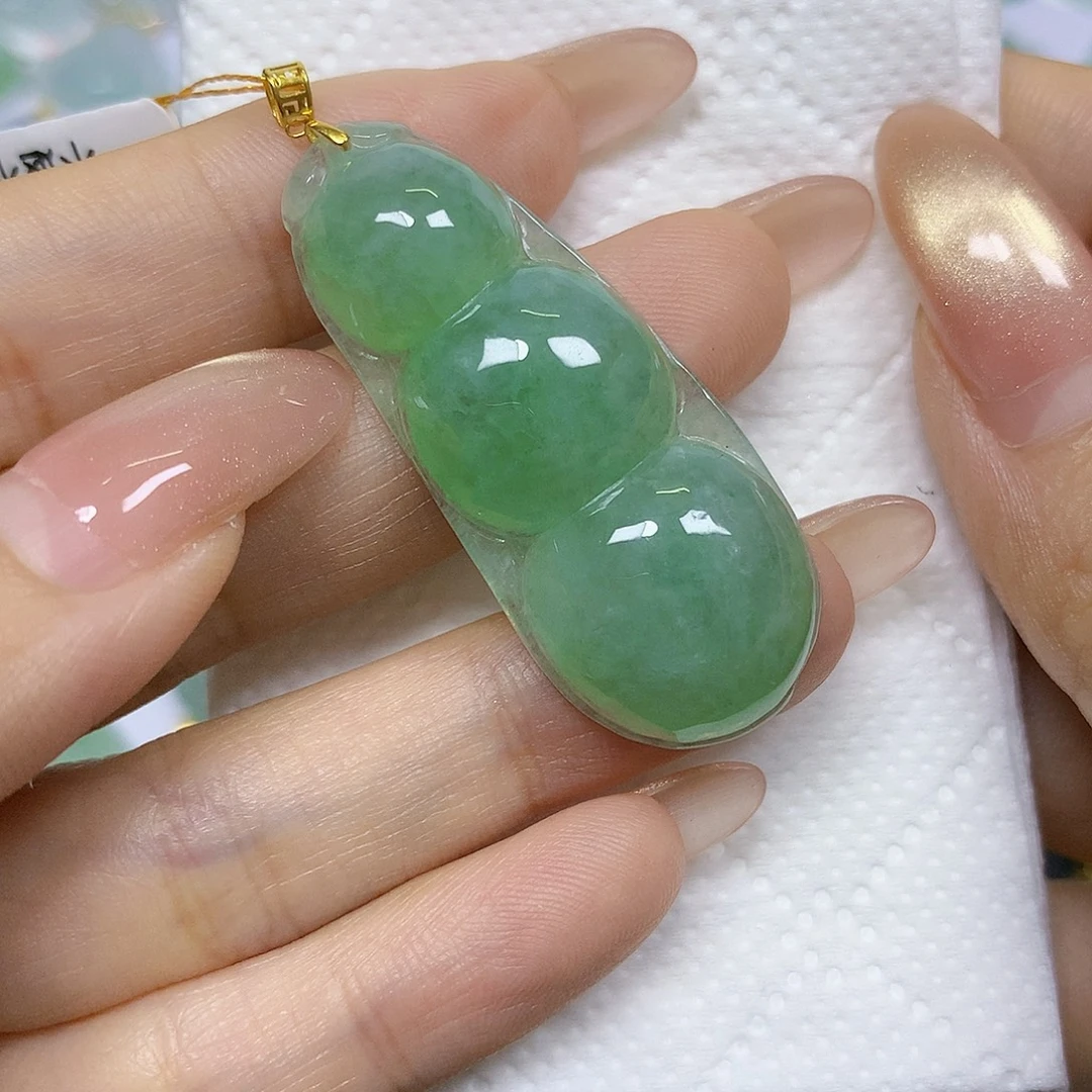 颈饰18K金镶嵌翡翠挂件