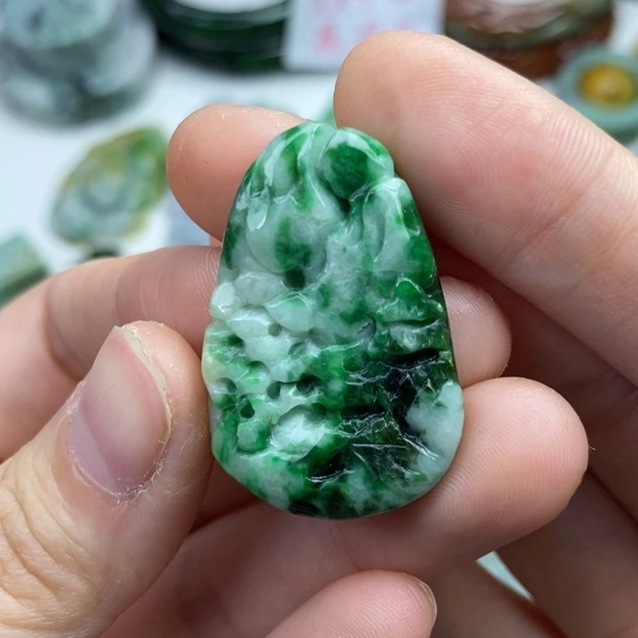 颈饰未镶嵌翡翠吊坠