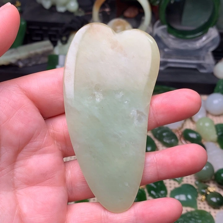 和田玉颈饰未镶嵌缘**迷