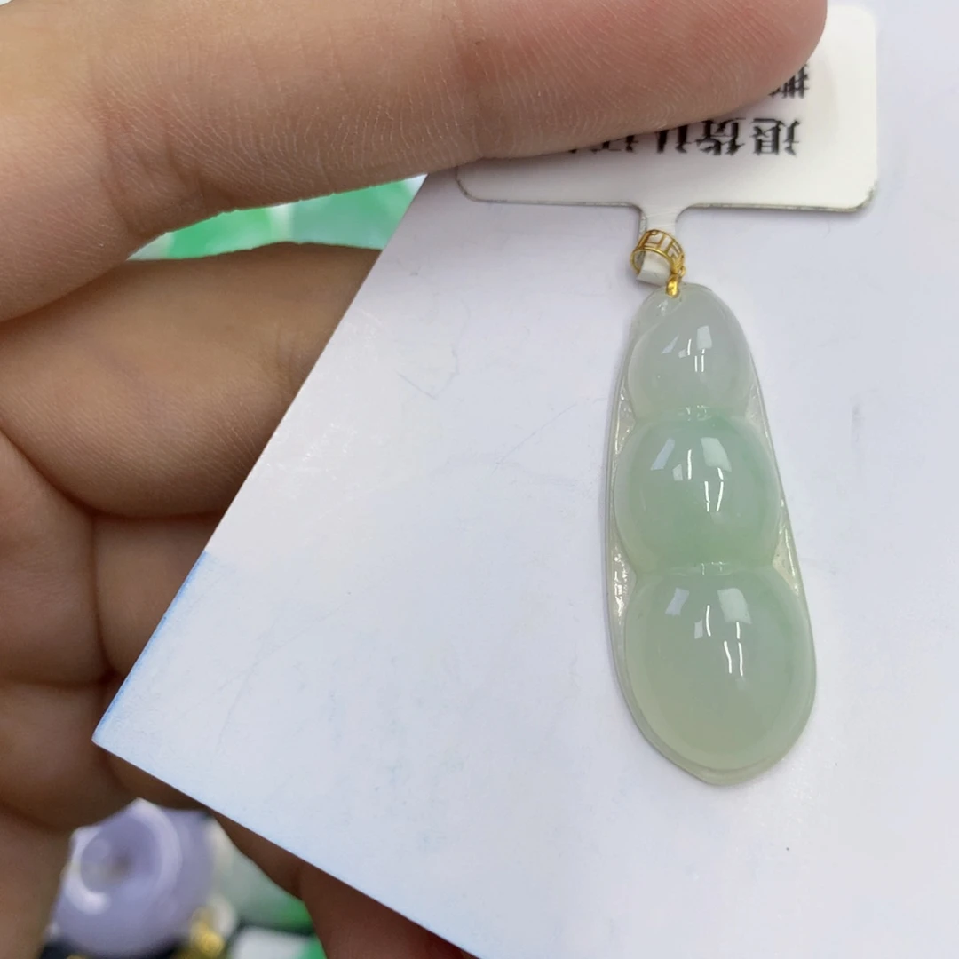 翡翠18K金镶嵌颈饰翡翠