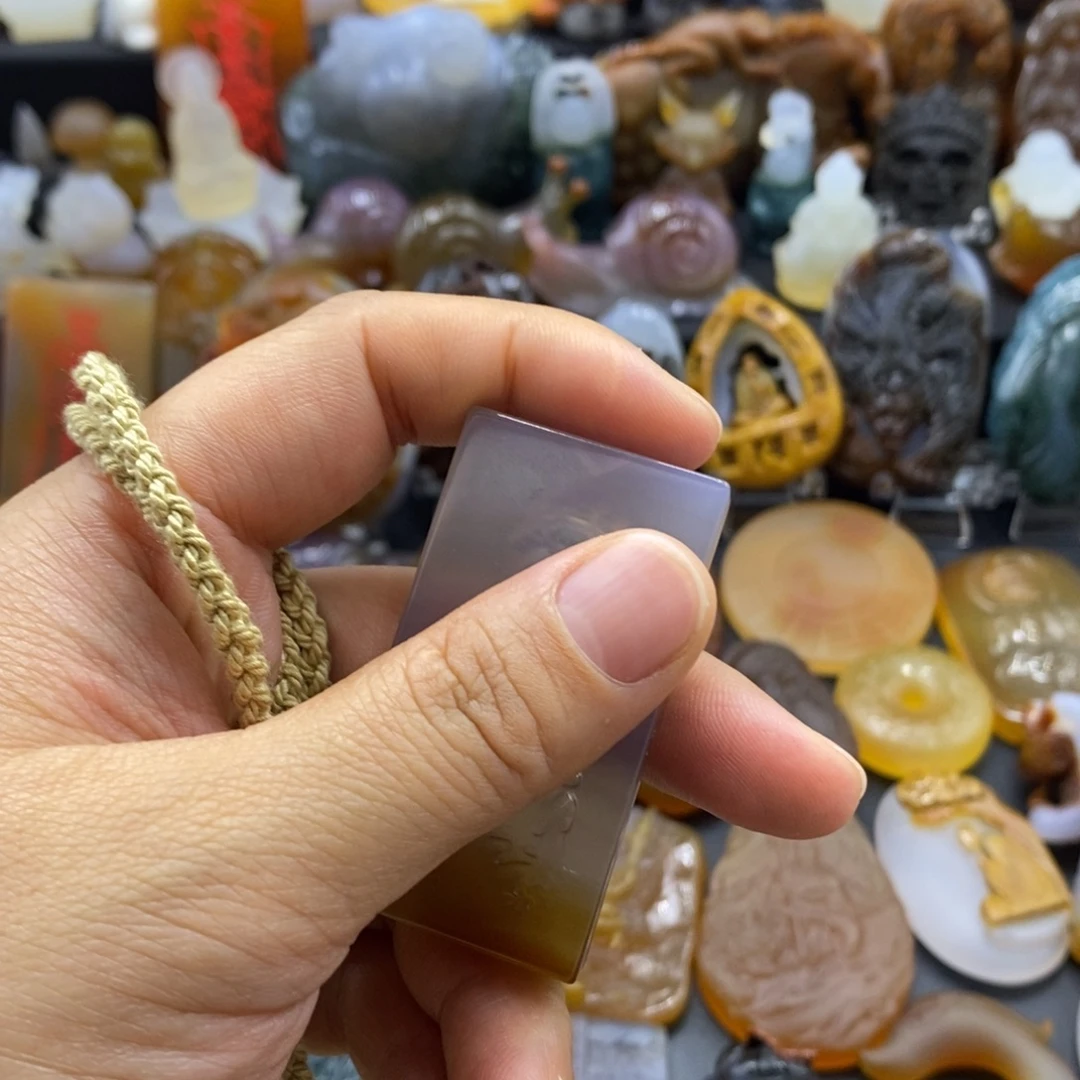 叼****玛瑙/玉髓未镶嵌颈饰