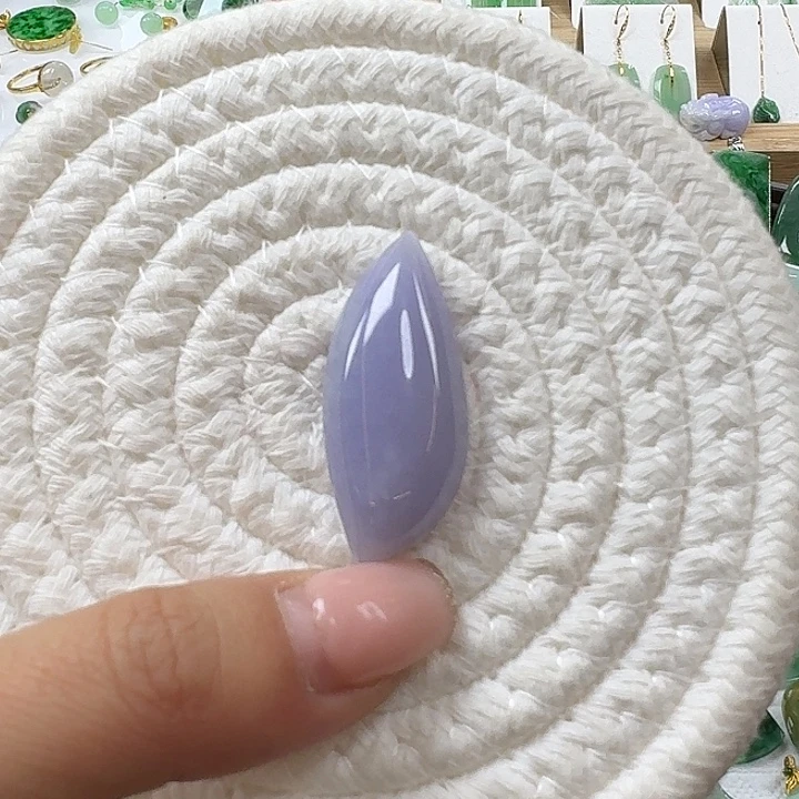 翡翠未镶嵌颈饰紫罗兰挂件