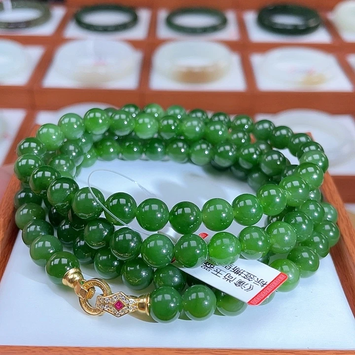 和田玉（碧玉）未镶嵌颈饰辣菠菜绿（老俄七）