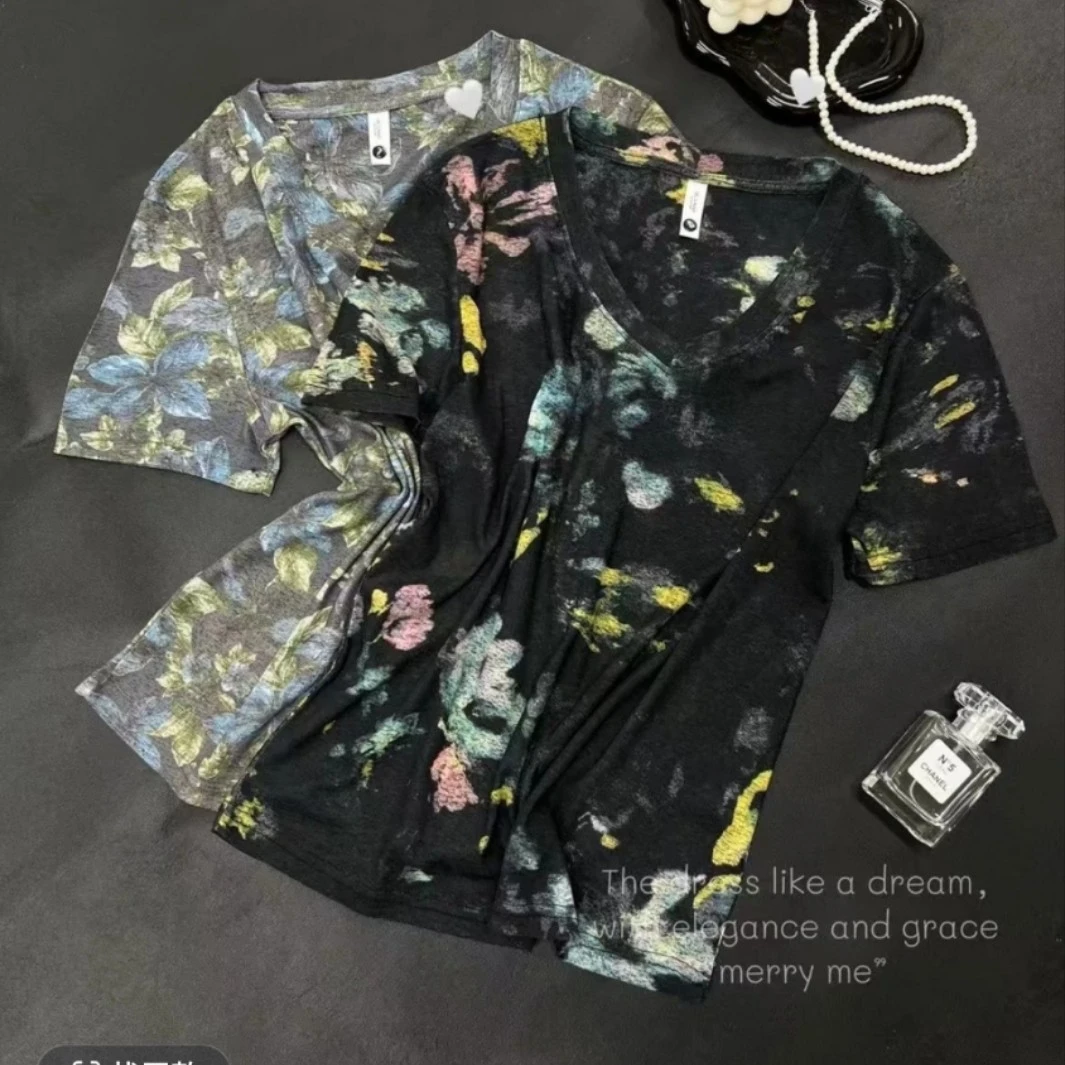 0681甜辣千金风T恤夏季宽松型常规款短袖复古印花V领