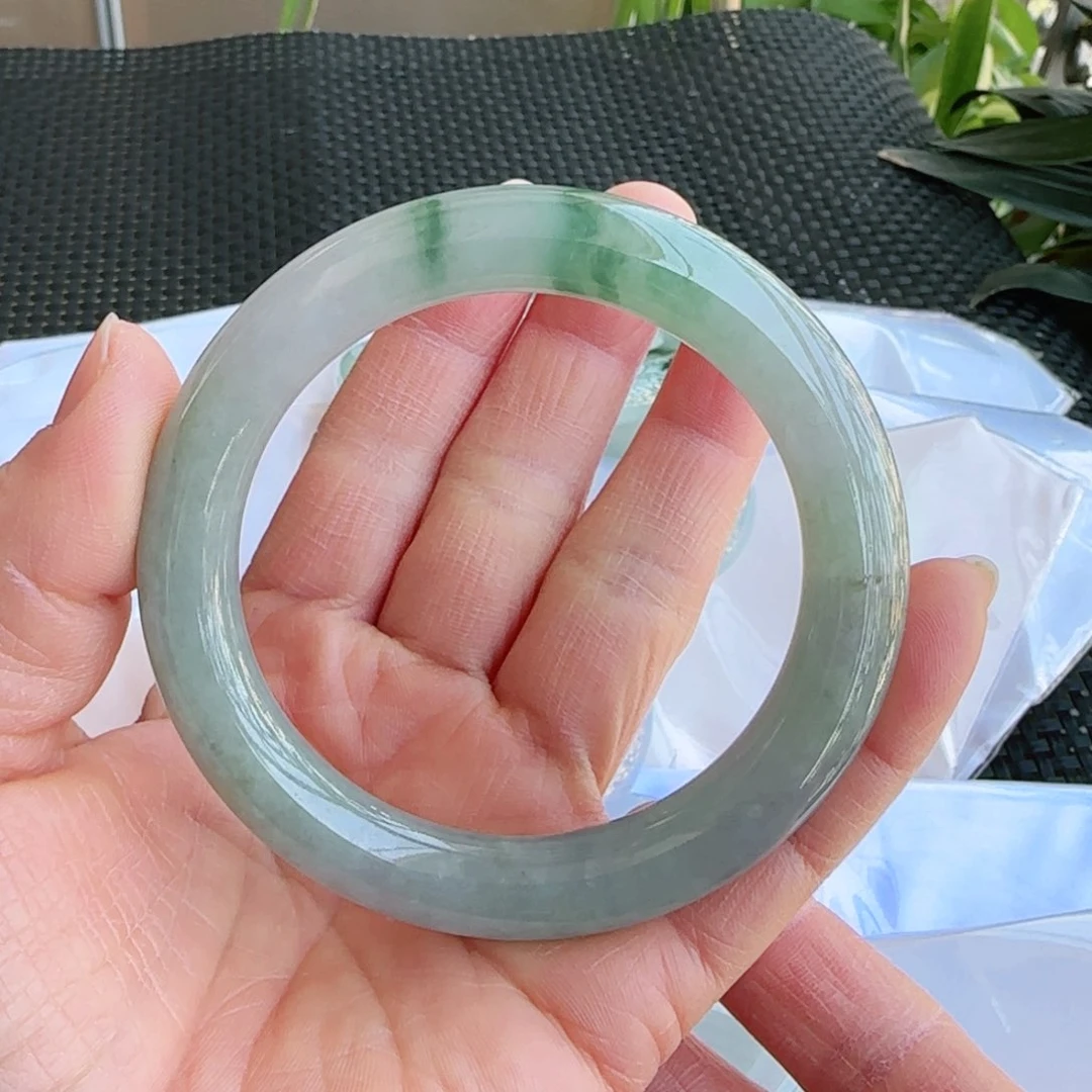 翡翠手镯未镶嵌56.7圆条手镯