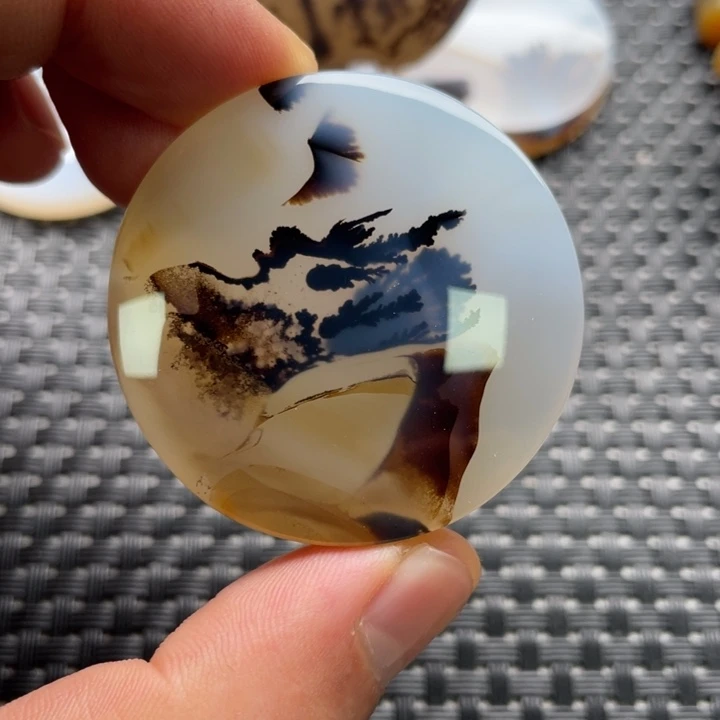 晴***。玛瑙/玉髓未镶嵌颈饰