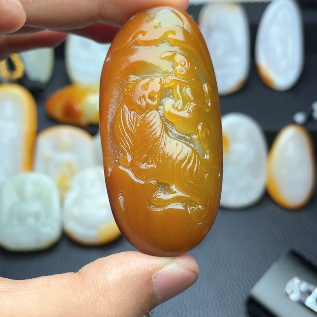 和田玉未镶嵌颈饰