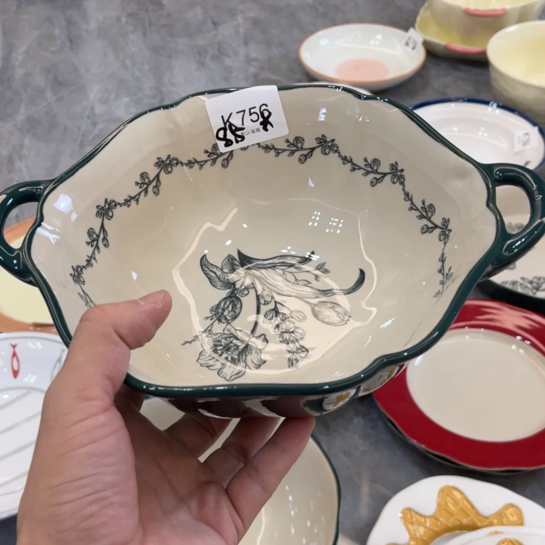 陶瓷微瑕餐具介意勿拍，满18飞！