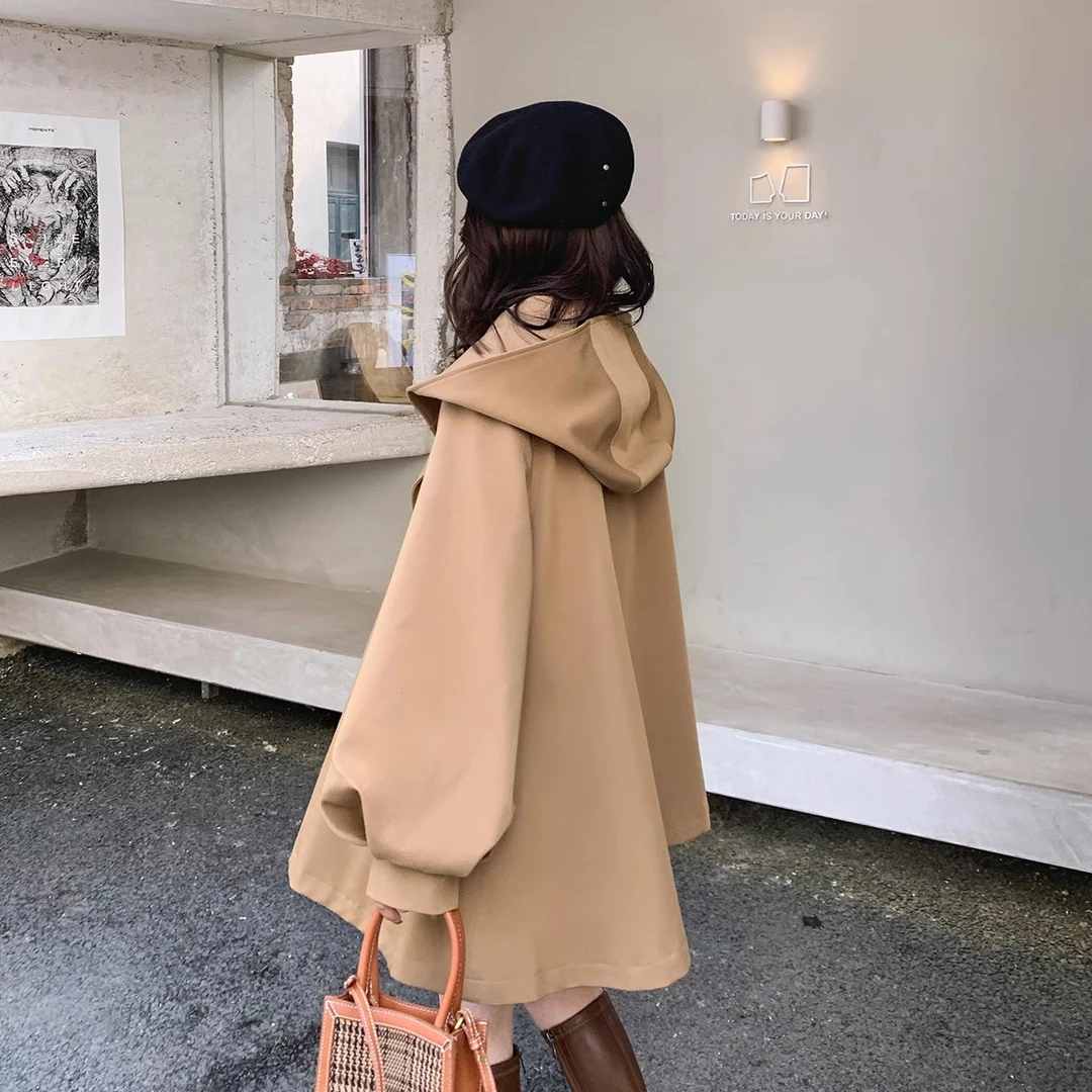 卡其色斗篷风衣外套女2026秋季新款高级感宽松休闲小个子连帽大衣