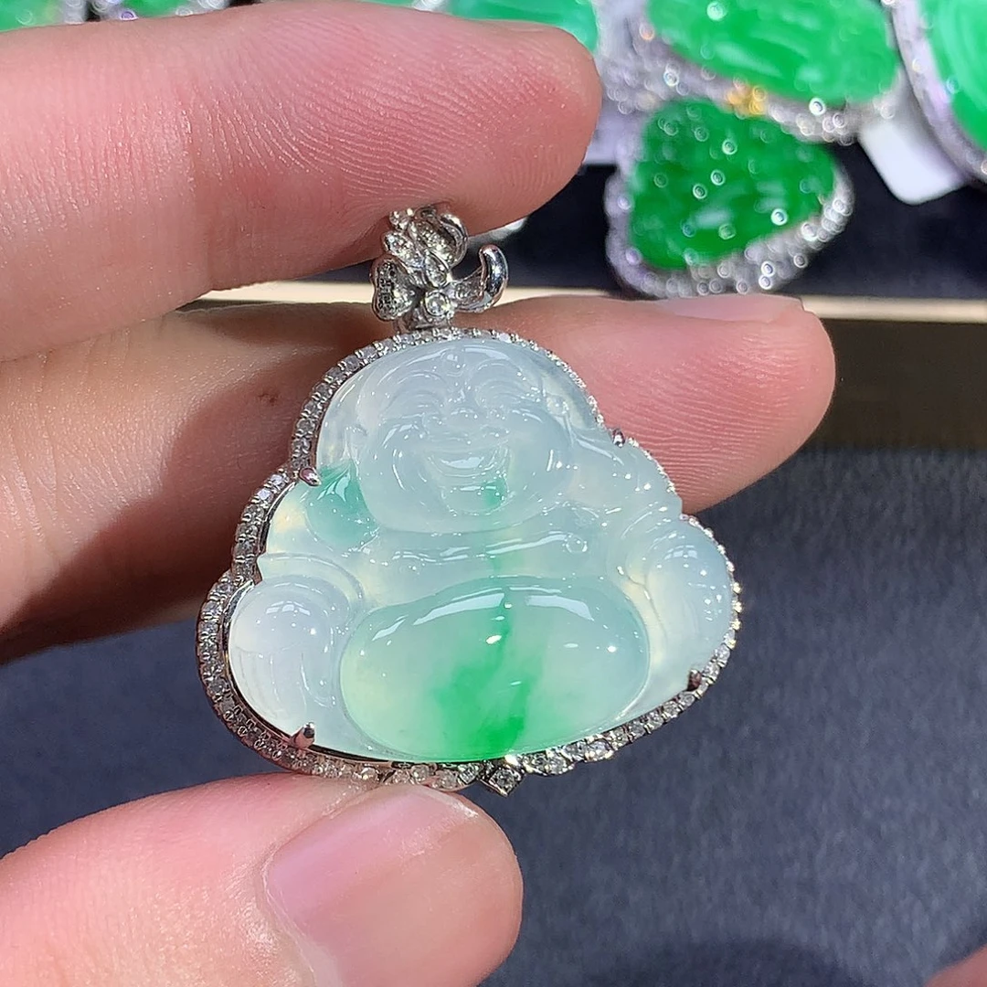 翡翠18K金镶嵌颈饰