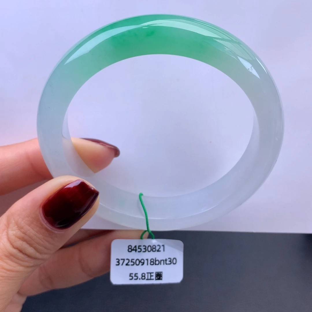 翡翠未镶嵌手镯冰胶飘绿手镯
