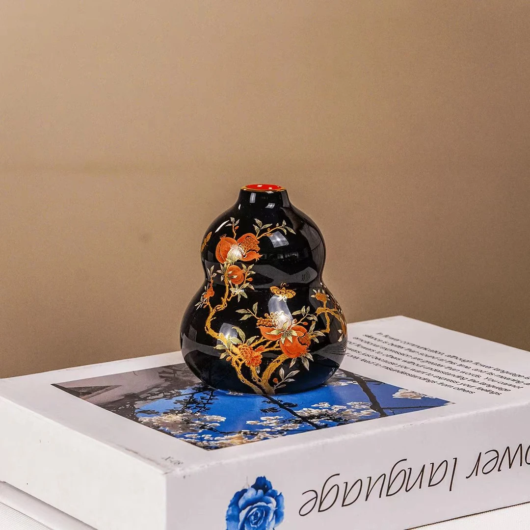 008-瓷里宝葫芦黑金石榴花瓶茶桌摆件（众）