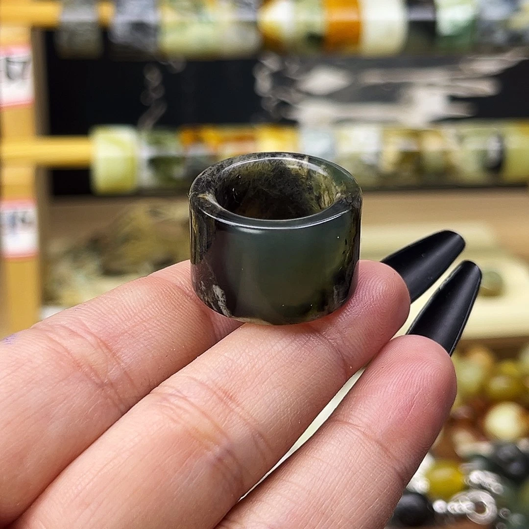 不***！蛇纹石玉未镶嵌戒指17车痕