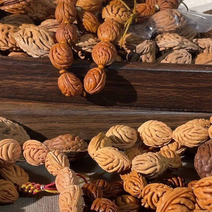 进***影碧桃核大尺寸手串