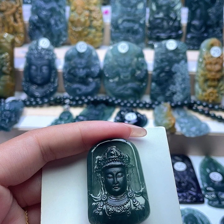 翡翠未镶嵌颈饰翡翠未镶嵌