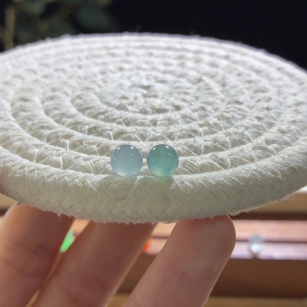 定制翡翠未镶嵌卡6.5左右一对