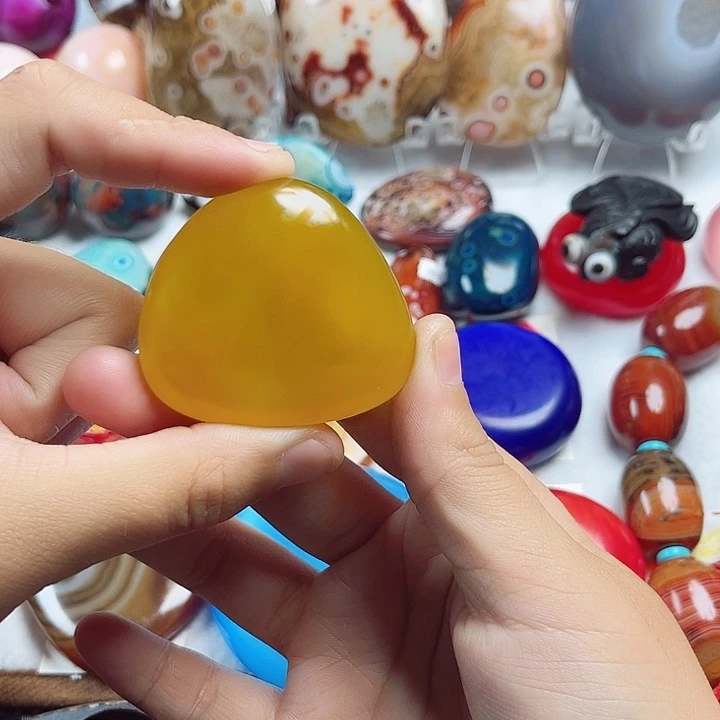 玛瑙/玉髓未镶嵌珠宝奇石