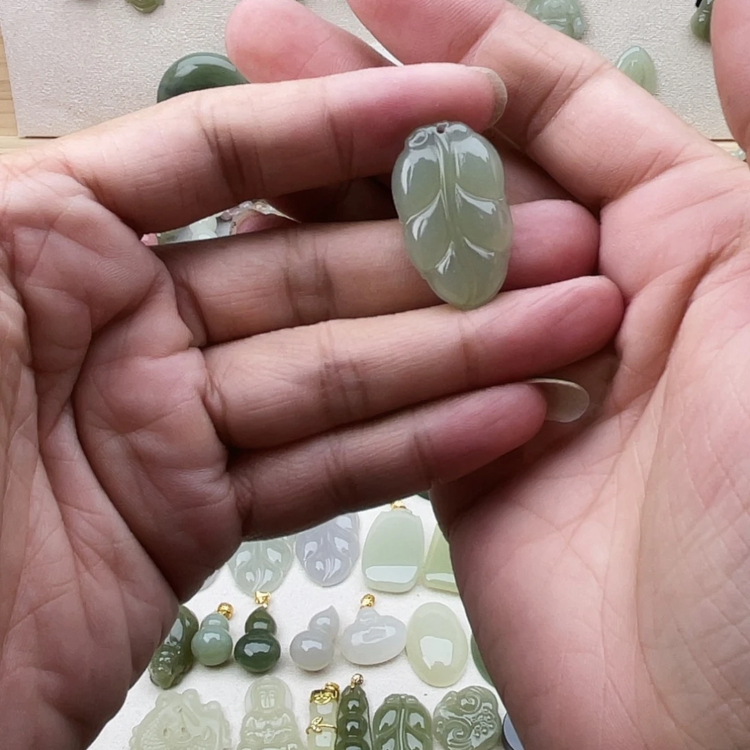 和田玉未镶嵌吊坠(不含链)