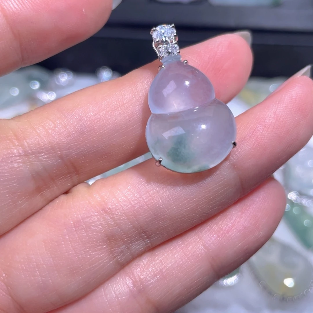 颈饰18K金镶嵌翡翠翡翠