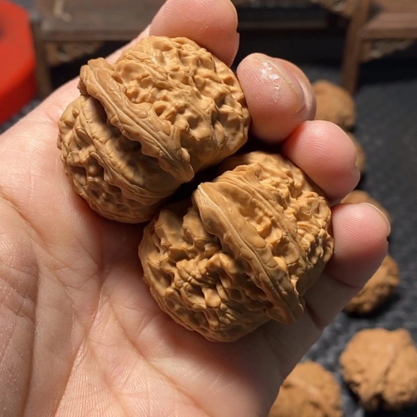 【闪购商品】文玩核桃把件42尺，全品无修白狮子