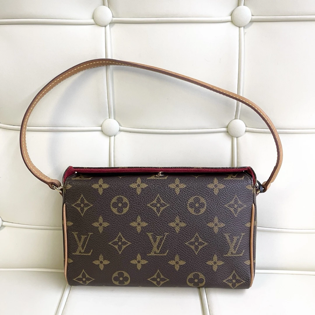 95新 LouisVuitton/路易威登 120097 lv老花中古款表参道 原皮