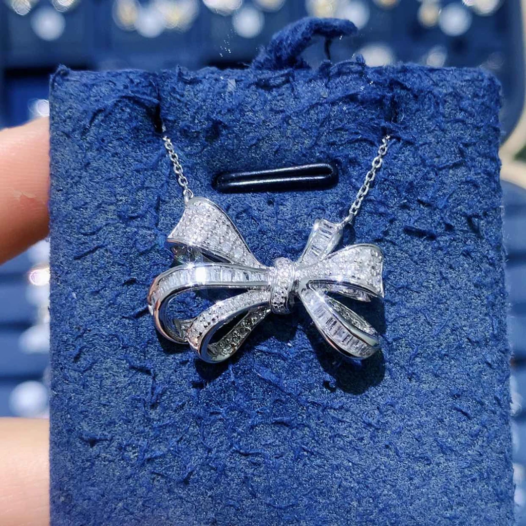 【闪购商品】钻石戒托18K金镶嵌不规则蝴蝶结项链