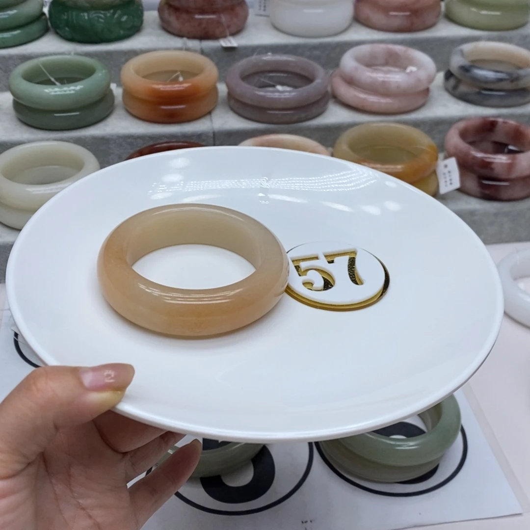 石英质玉未镶嵌手镯