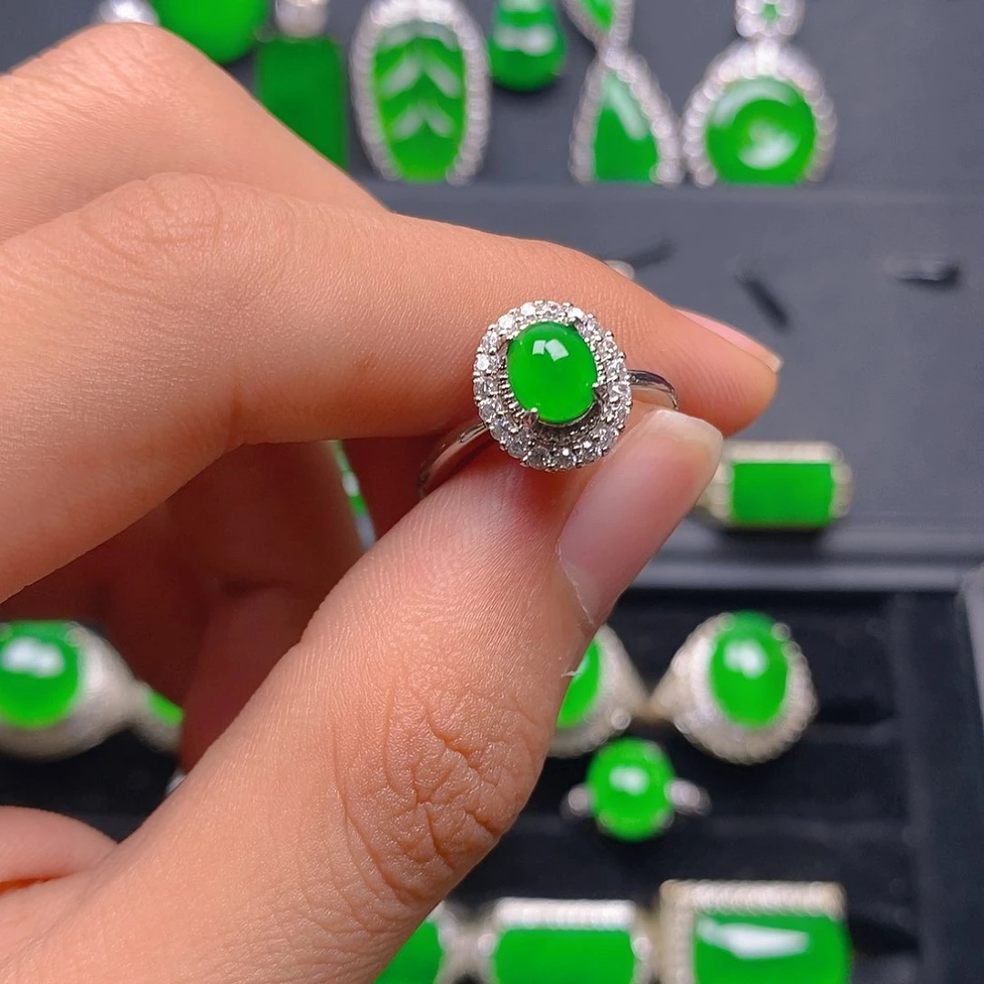 未镶嵌戒指翡翠戒指