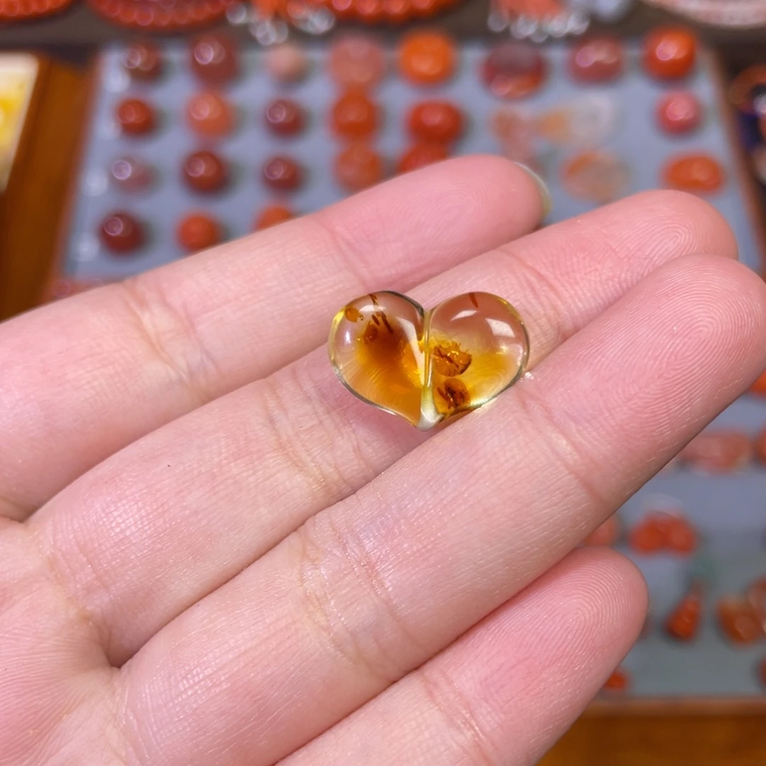 琥珀未镶嵌裸石花珀屁桃心卡18