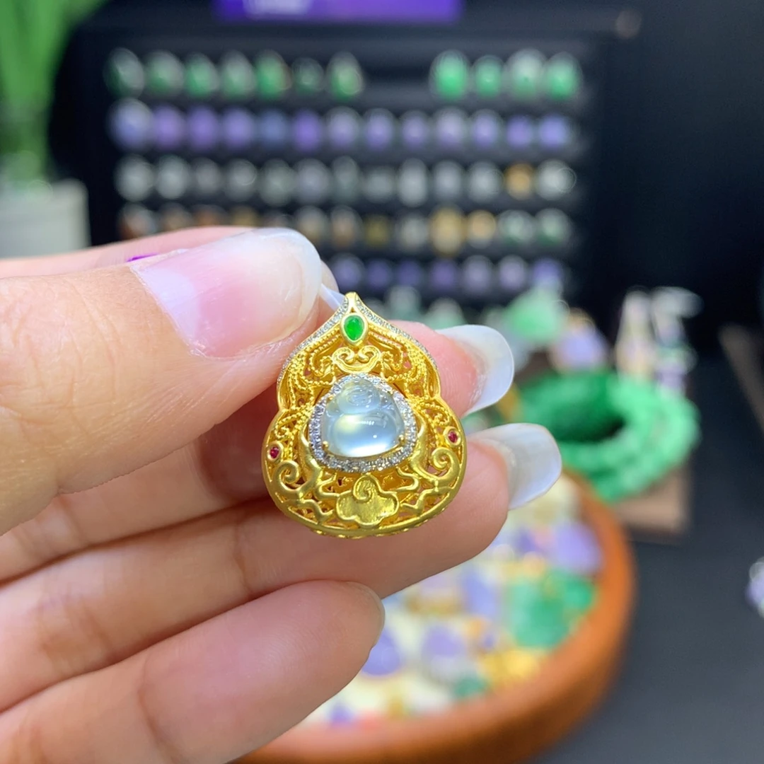 翡翠18K金镶嵌颈饰