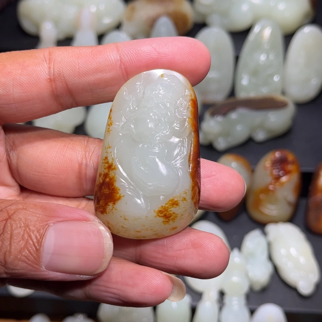 启***灵和田玉未镶嵌颈饰