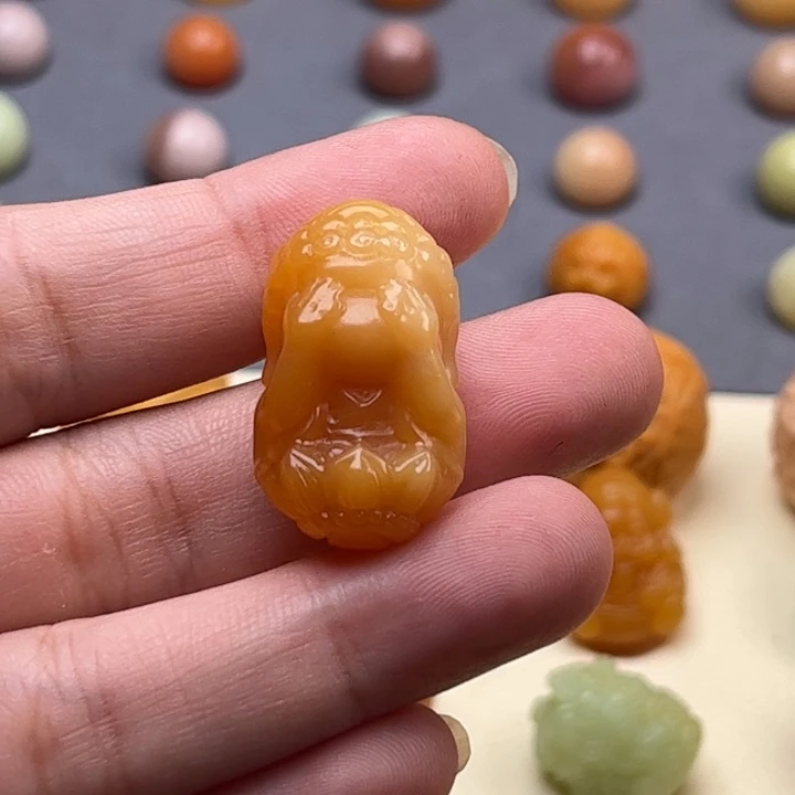 未镶嵌石英质玉（缅黄）珠宝半成品