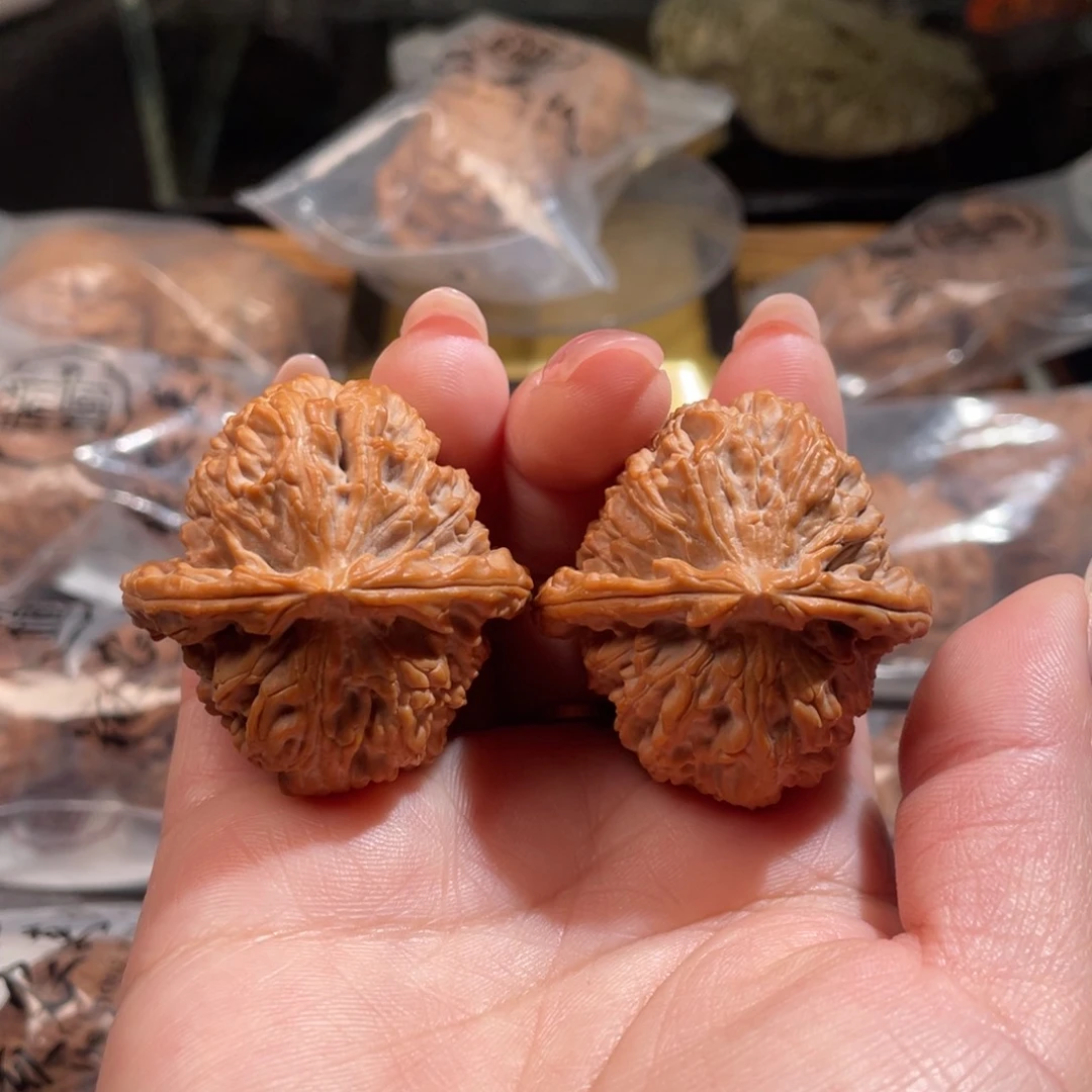 文玩核桃吊坠39.5白狮子