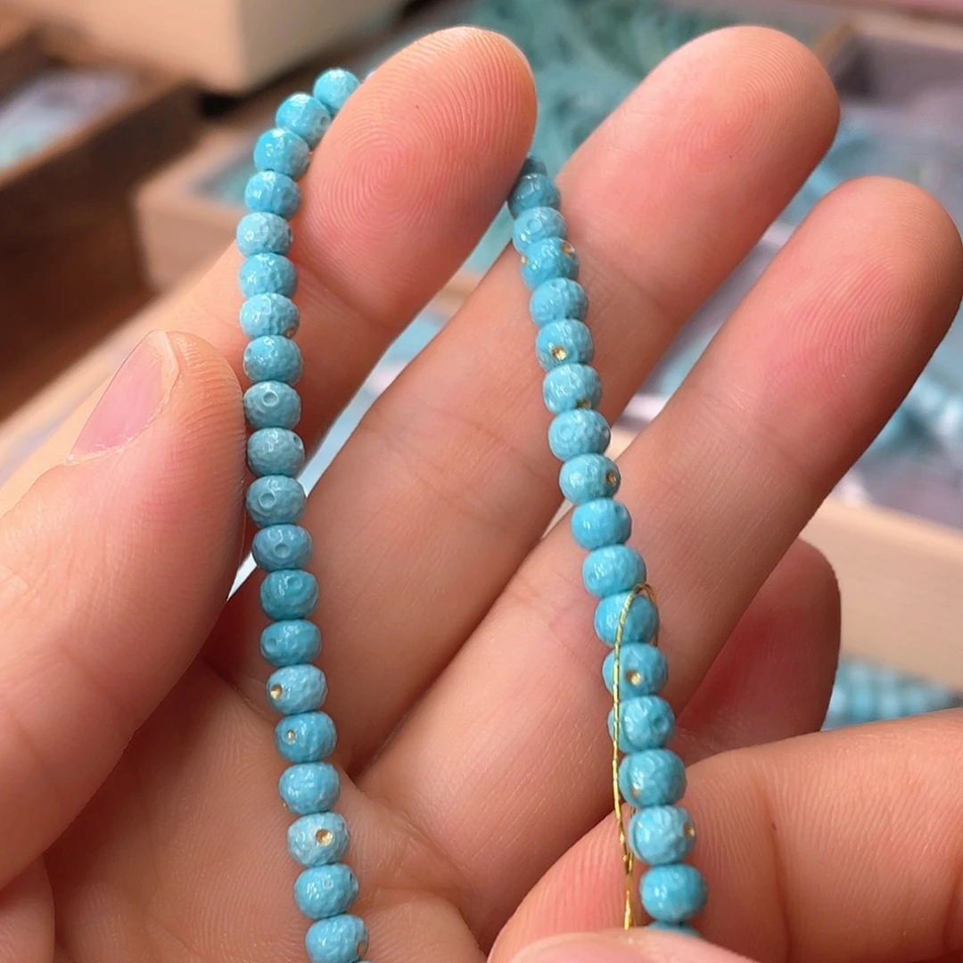 绿松石未镶嵌颈饰