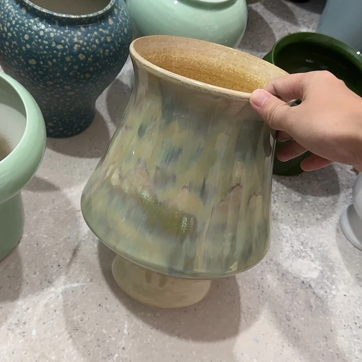 白泥花盆微瑕有孔