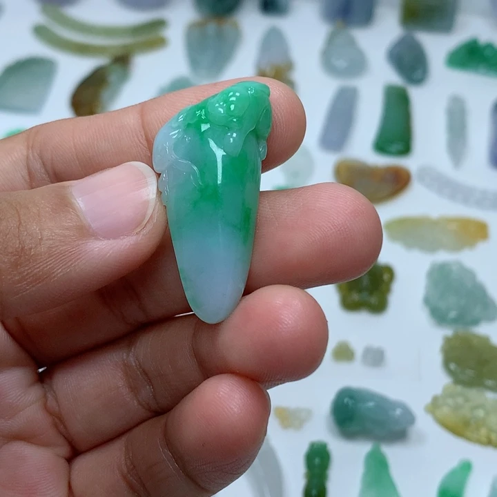吊坠(不含链)未镶嵌翡翠