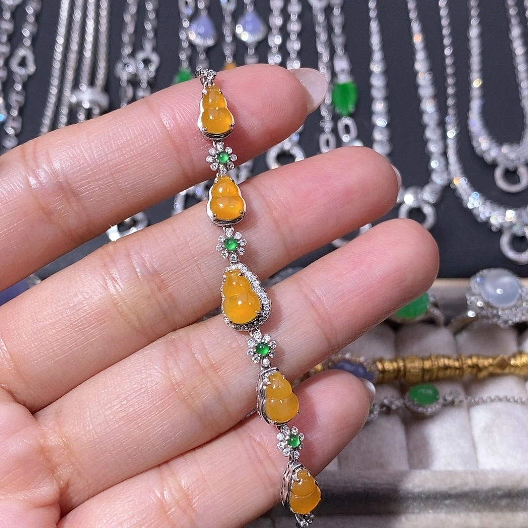 翡翠18K金镶嵌吊坠(不含链)链子