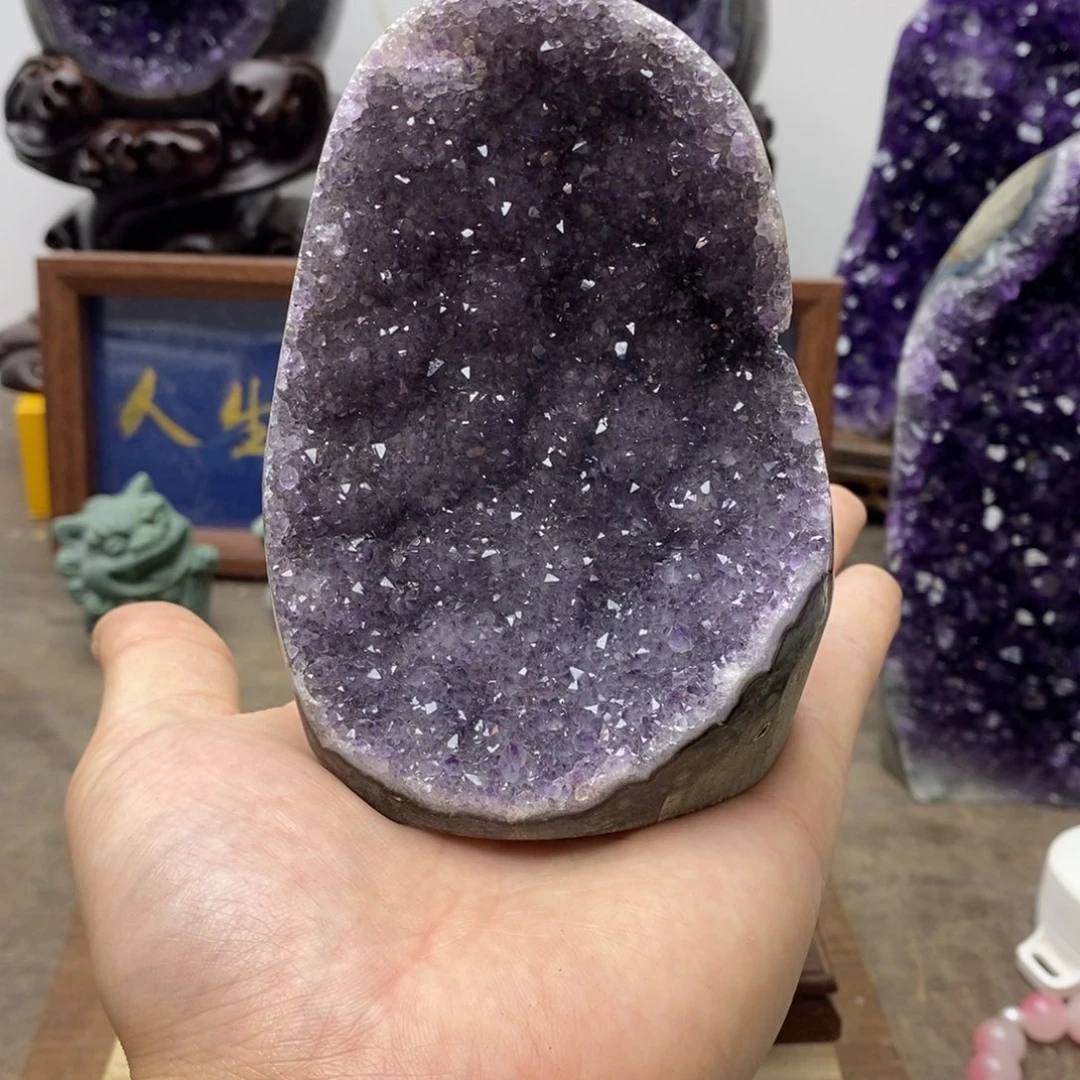 未镶嵌水晶大型摆件（非配饰）