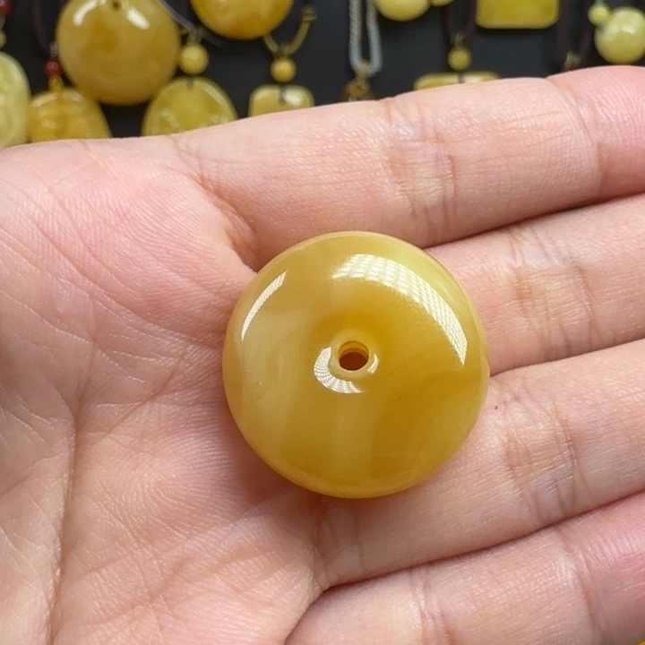 蜜蜡未镶嵌珠宝奇石