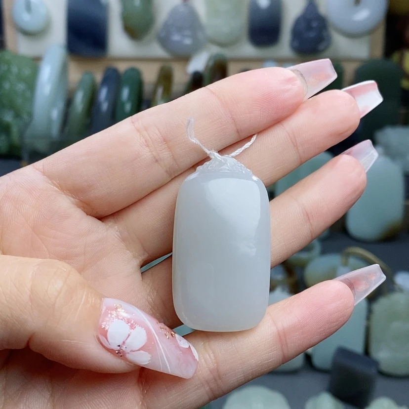 【闪购商品】颈饰未镶嵌和田玉
