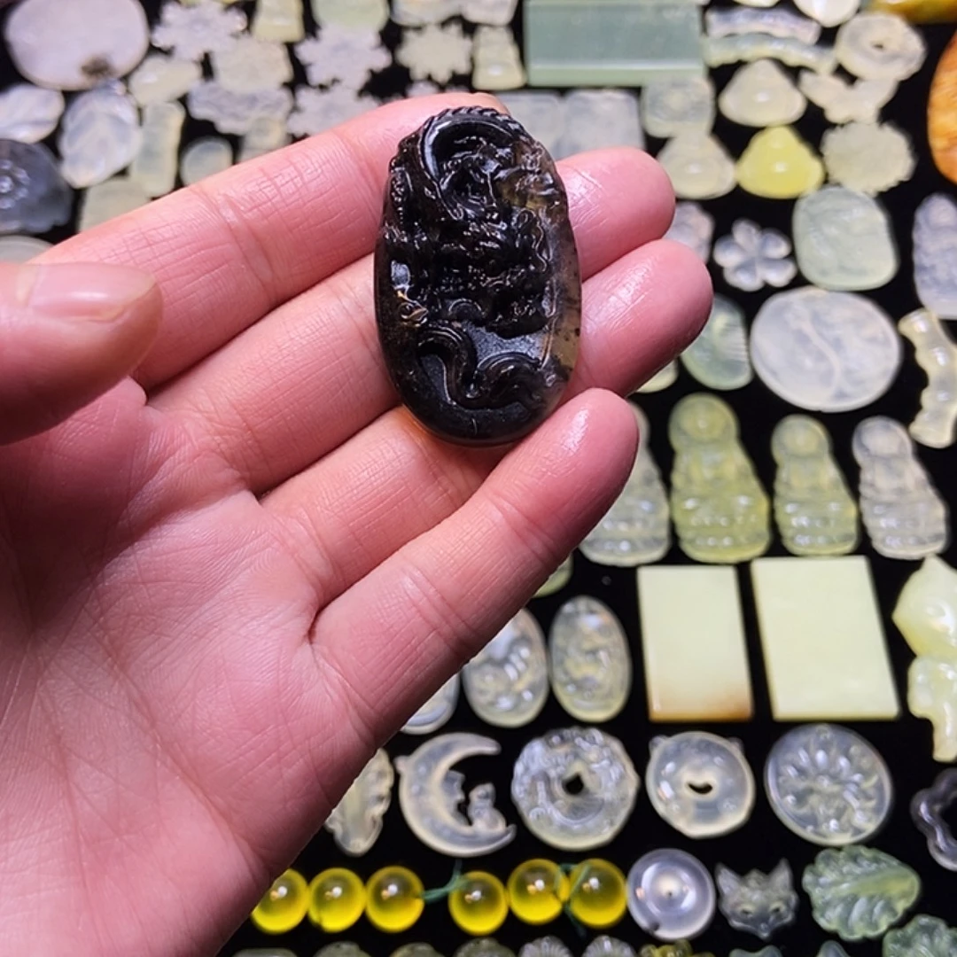 岫玉未镶嵌吊坠(赠链)