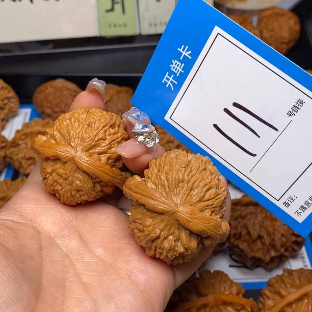 文玩核桃把件45白狮子111