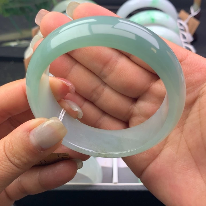 翡翠未镶嵌手镯天然翡翠手镯