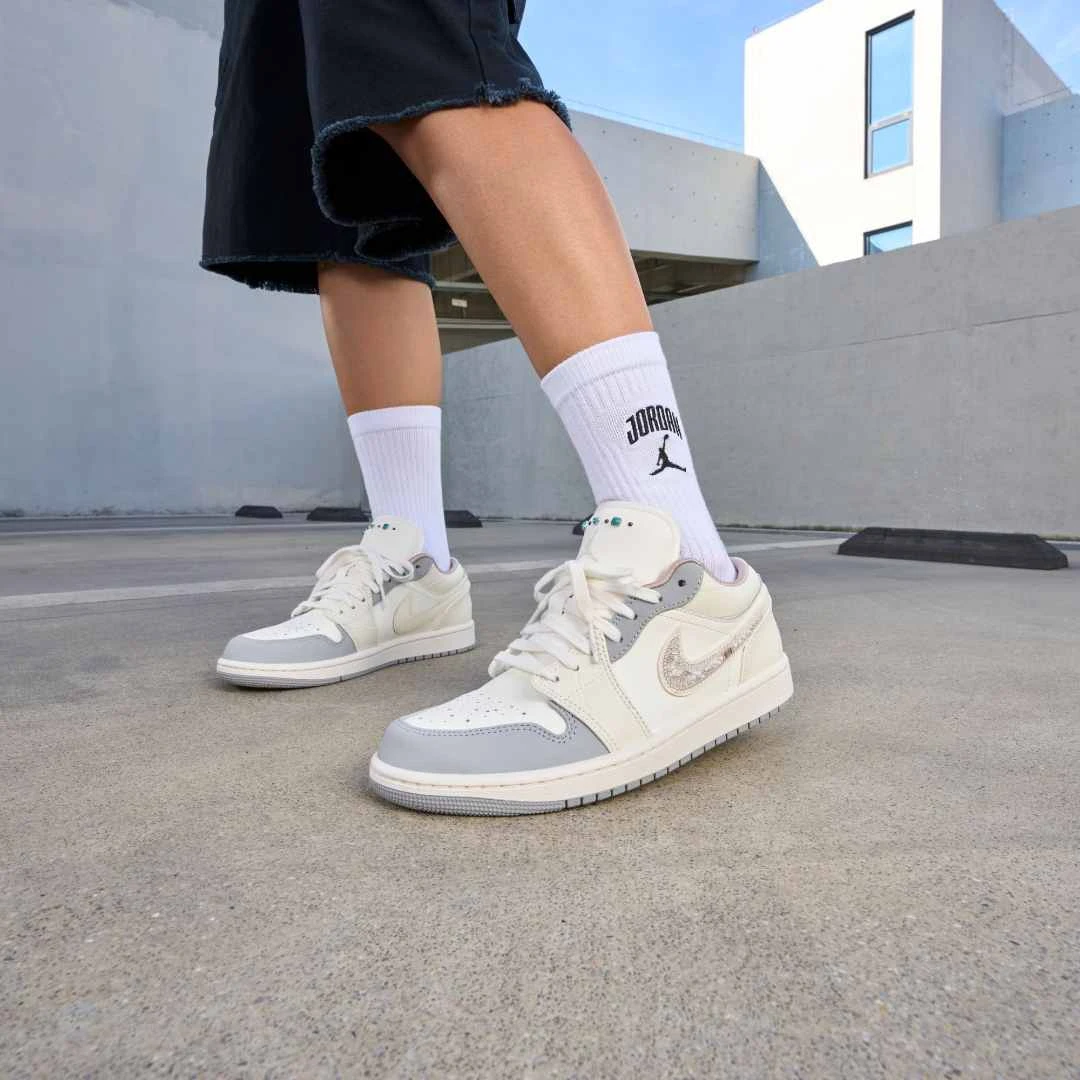 Jordan官方AJ1 Low 新品上新运动鞋休闲板鞋潮流低帮 IH7323-100