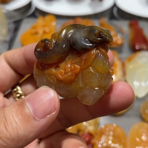 【闪购商品】未镶嵌石英质玉（黄龙玉）套链豪*到