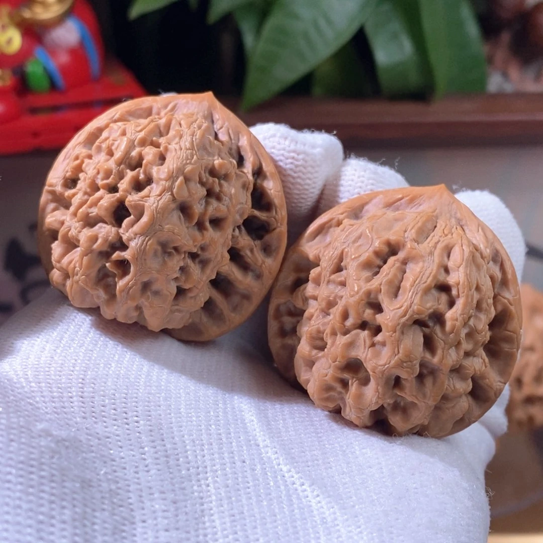 文玩核桃吊坠观音渡