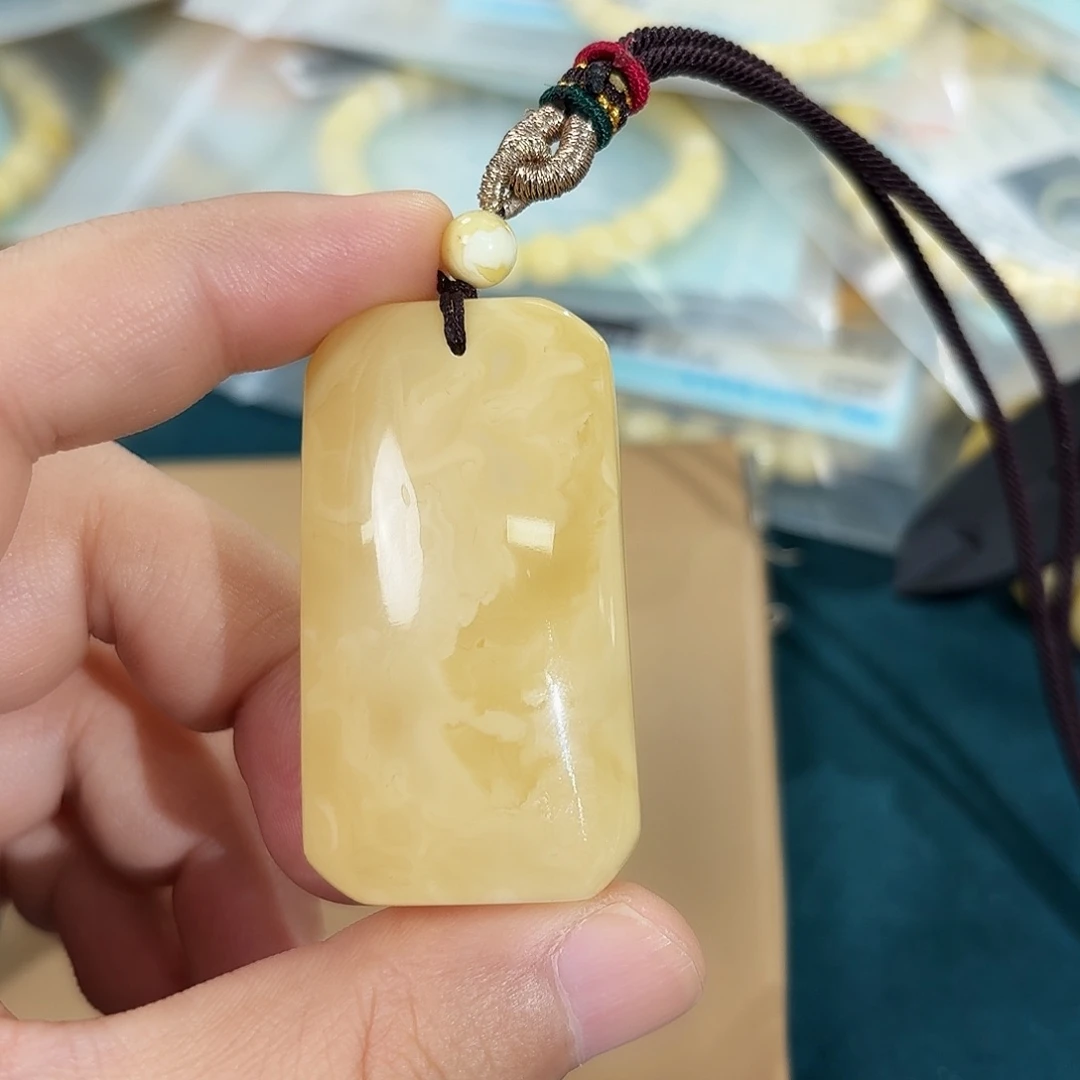 独***宴蜜蜡未镶嵌裸石57100000000