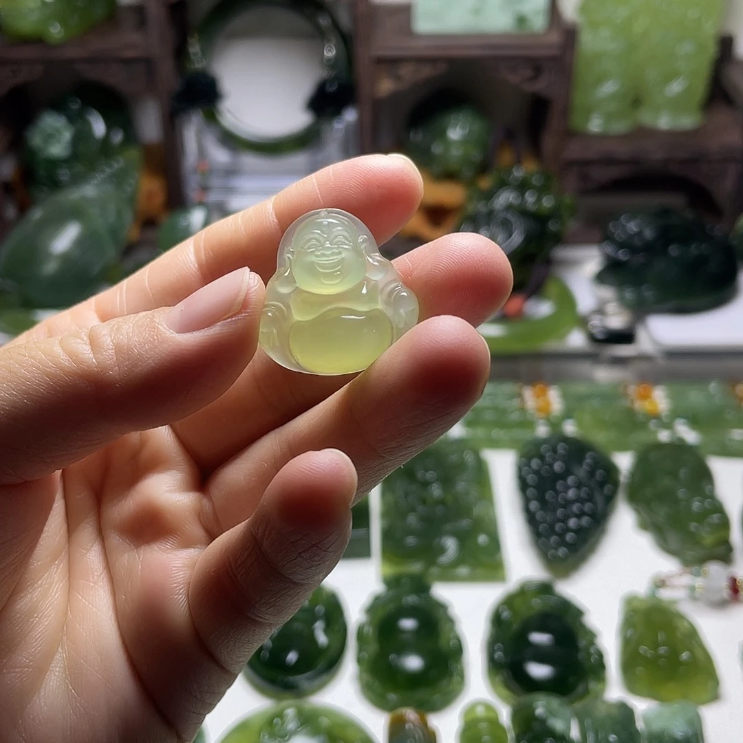 蛇纹石玉未镶嵌颈饰