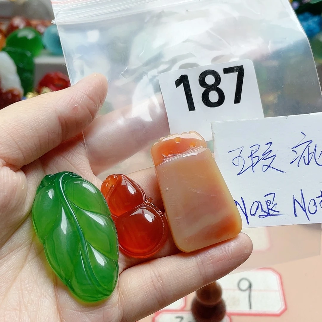 合金颈饰玛瑙/玉髓向*光