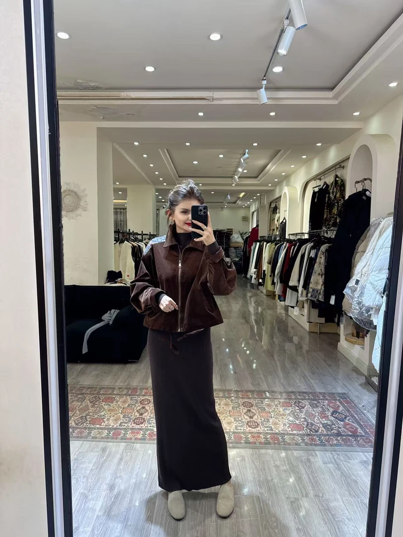 2025年自家原创设计高领拉链款重工刺绣女款韩版时尚外套